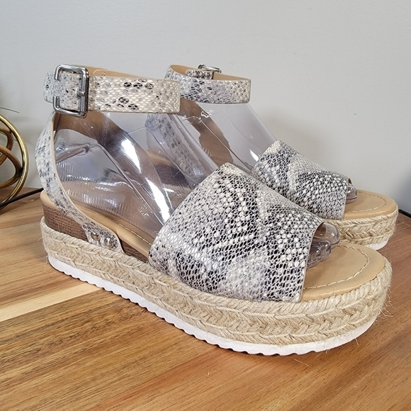 Soda Snake Print Espadrilles Sandals Wedges Size 7 - Picture 3 of 14